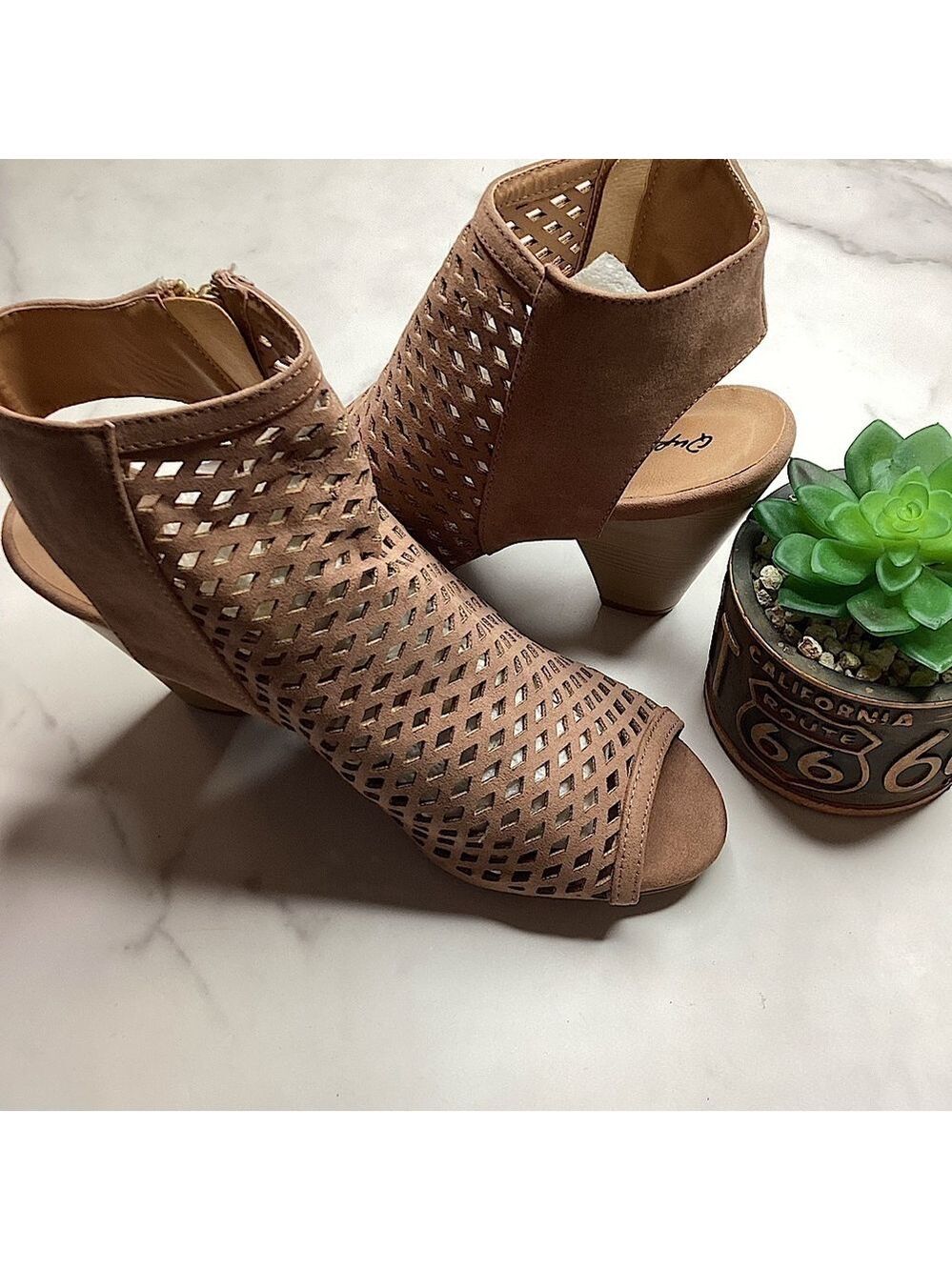 QUPID CHAMBER 24 SIZE 9‎ TAN HEELS SHOES PUPEEP TOE PERFORATED BOOTIE BOOTS